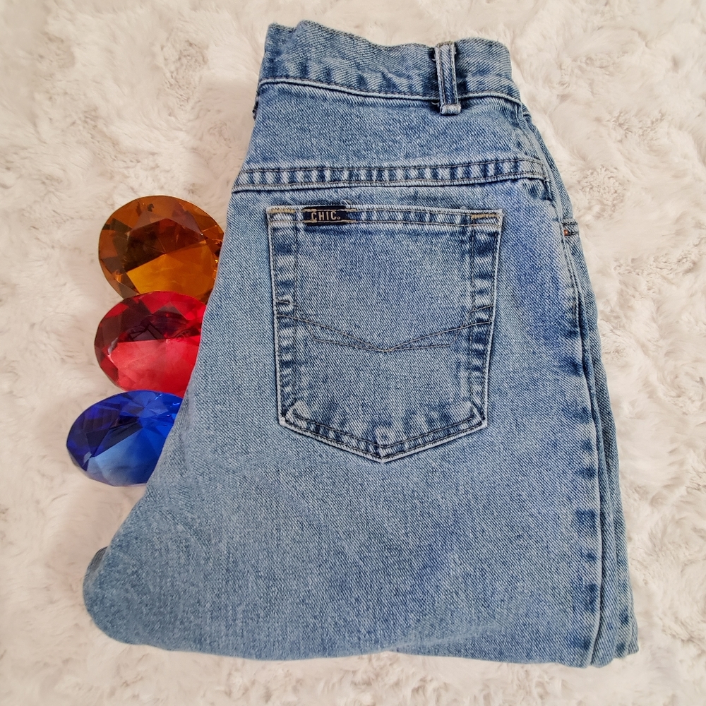 CHIC vintage High rise Mom jeans light wash sz. 8 avg. - Picture 2 of 8